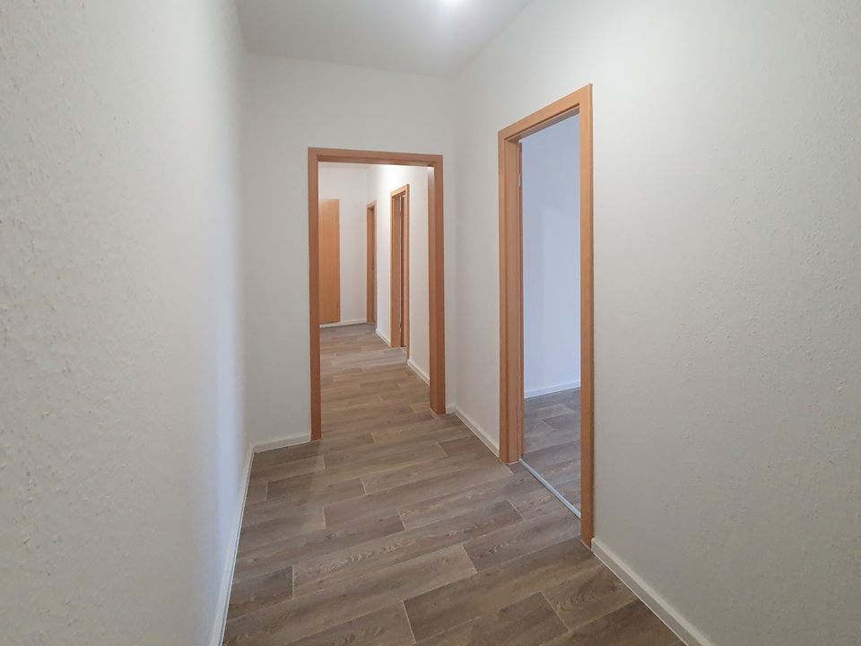 **FRISCH RENOVIERT**4-Zimmer-Wohnung // 2.Etage // Balkon // Bad mit Wanne // ab 15.06.2024 in Leipzig