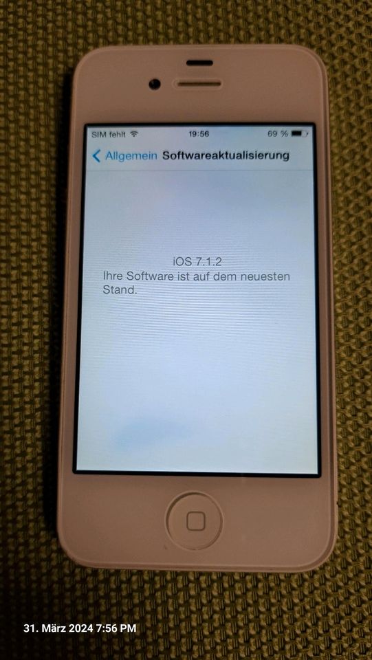 Apple iPhone 4 weiß 32 GB mit allem Zubehör in OVP in Friedrichsdorf