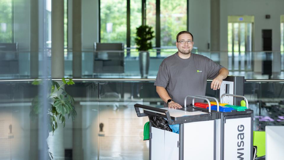 Reinigungskraft als Maschinenfahrer (m/w/d) Krankenhausreinigung in Neuss