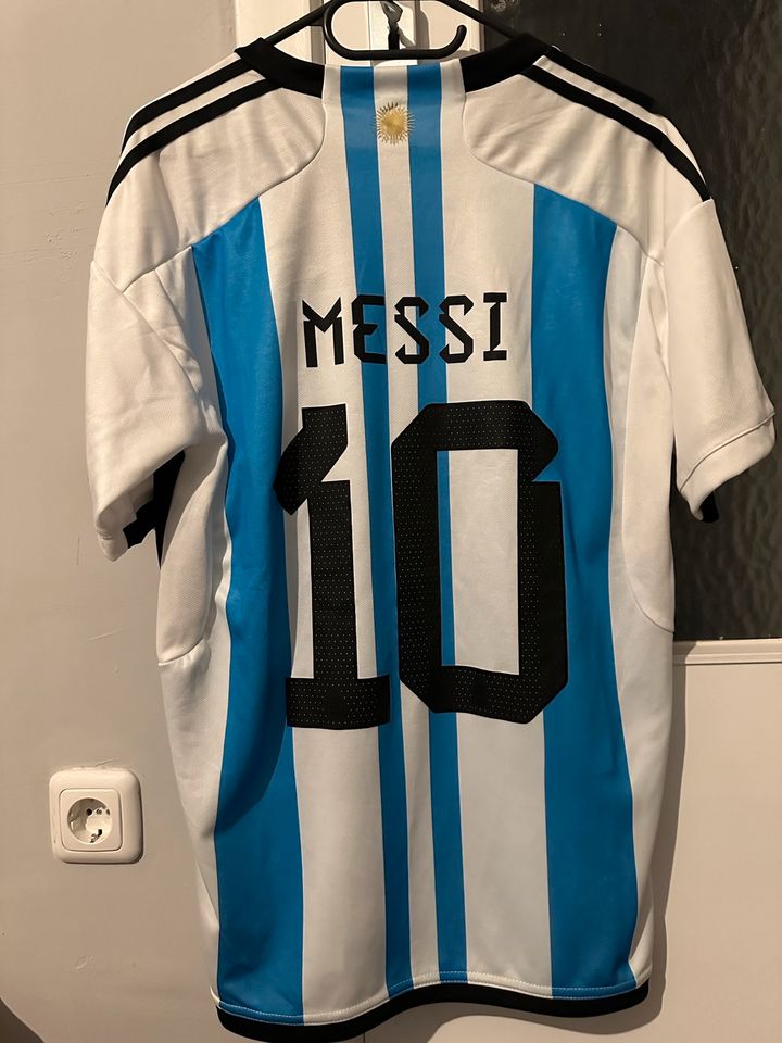 Lionel Messi Argentinien Fußball Trikot neu in M in Hamburg
