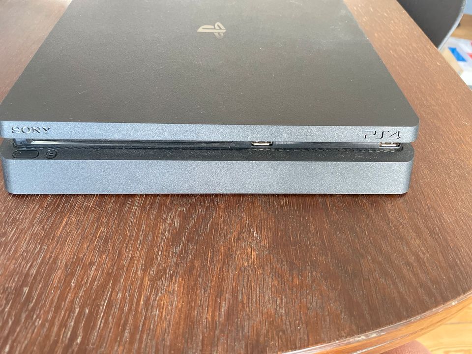 Sony Playstation 4 PS4 Slim 500GB in Potsdam