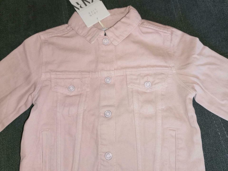 NEU Rosa "Zara" Basic Uni einfarbige Jeans Jacke Übergang in 104 in Würzburg