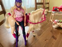 Barbie mit Pferd. Pferd mit Batterie Bayern - Betzigau Vorschau