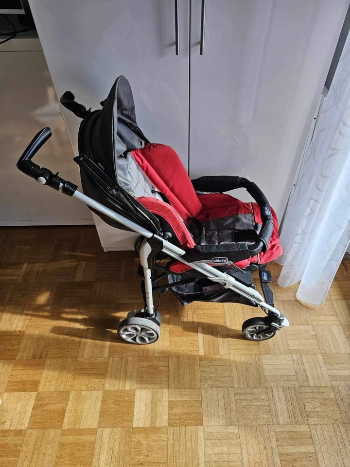 Kinderwagen mit Babyei in Pliening