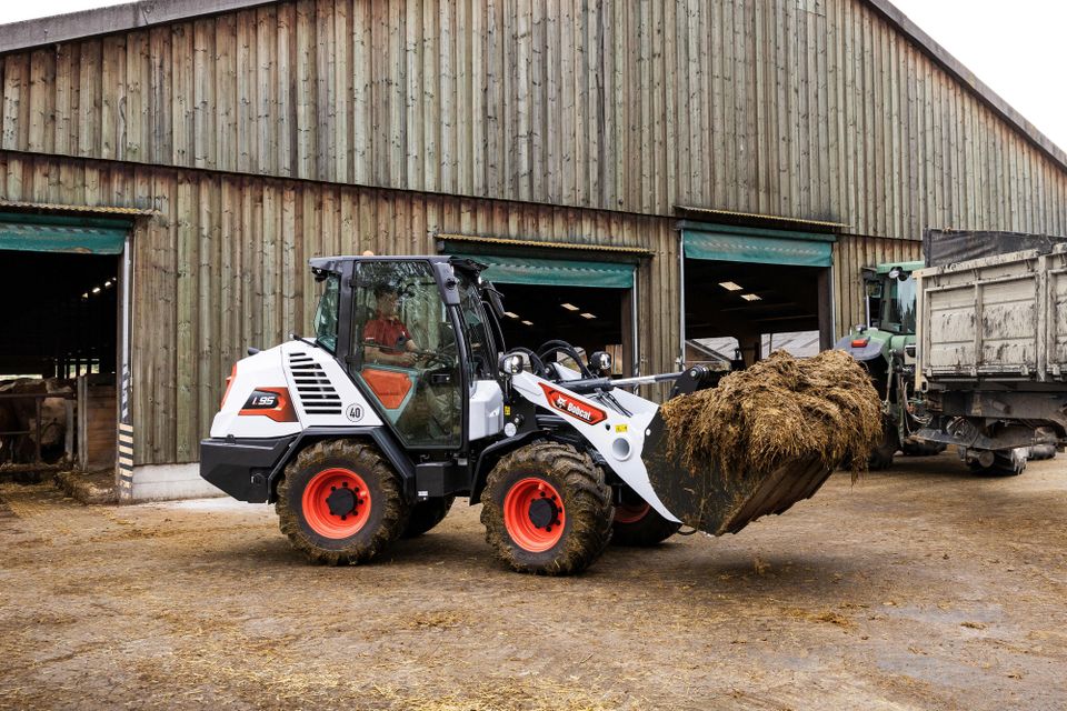 Bobcat Radlader L95 mit 0,8 m³ Schaufel und Palettengabel in Cottbus