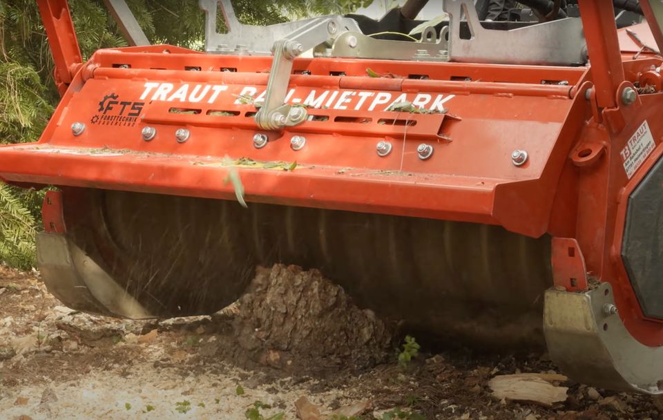 Forstmulcher Mulcher, Rodung, Gestrüppmulcher, Häcksler mit Fahrer mieten in Heimertingen