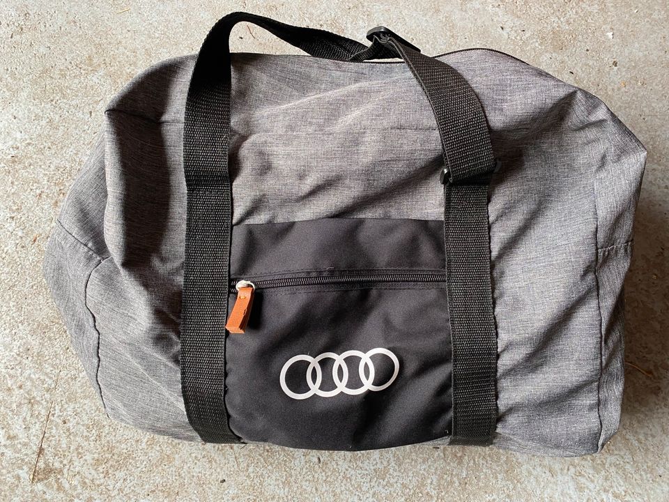 Original Audi: Kleine Sporttasche grau/schwarz in Niedersachsen - Weyhe |  Ersatz- & Reparaturteile | eBay Kleinanzeigen ist jetzt Kleinanzeigen