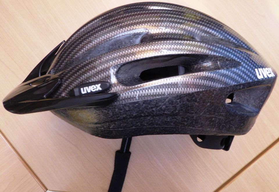 Fahrradhelm von Uvex nur wenige Male gebraucht. in Hargesheim