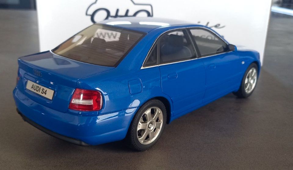 Otto 1:18 Audi S4 B5 Nogaroblau Ottomobile OVP in Nennslingen