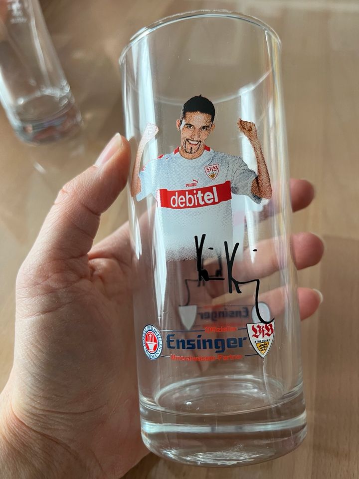 Glas VfB Stuttgart Kevin kuranyj neu Unterschrift in Aalen