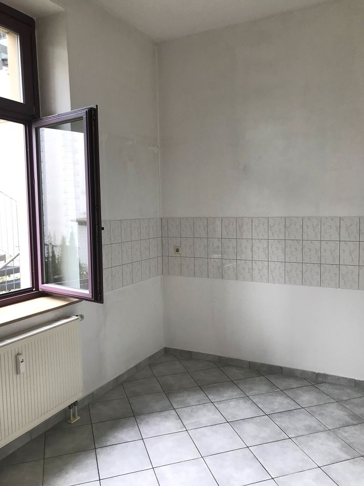 (57) 2 Zimmer Erdgeschoss mit Balkon in der Harnackstraße 8 in Magdeburg in Magdeburg