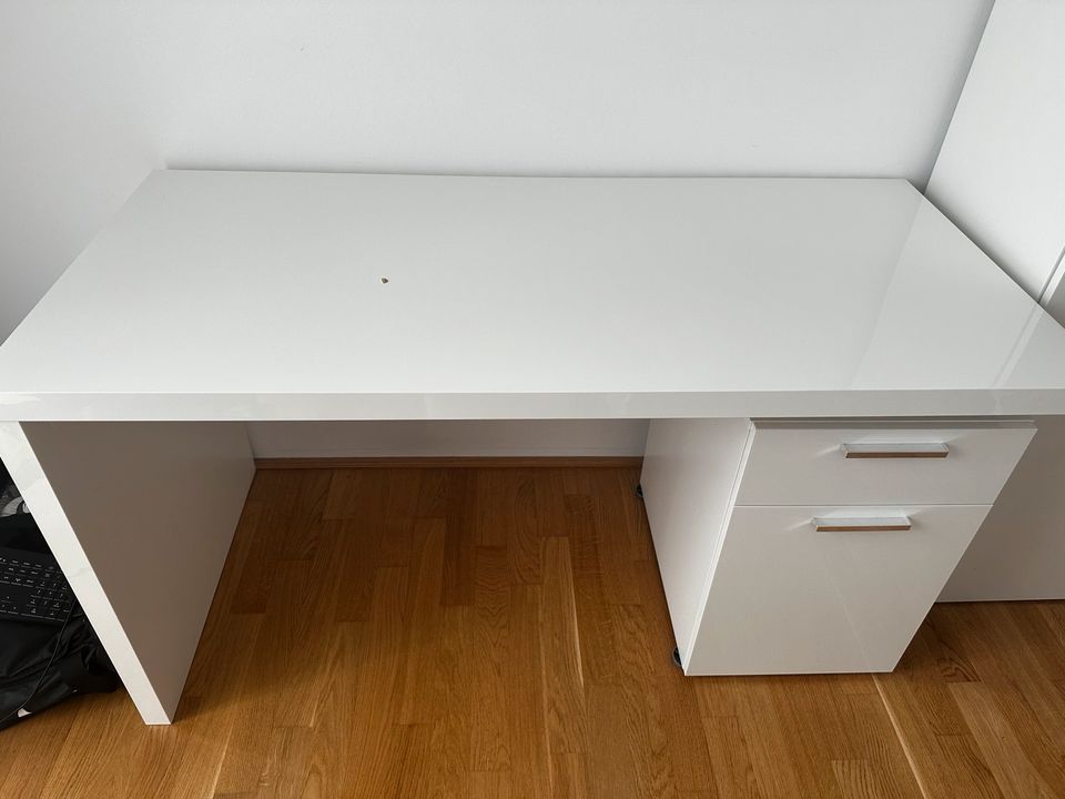 Weißer Schreibtisch/Bürotisch inkl. Schublade u. Schrank in Darmstadt