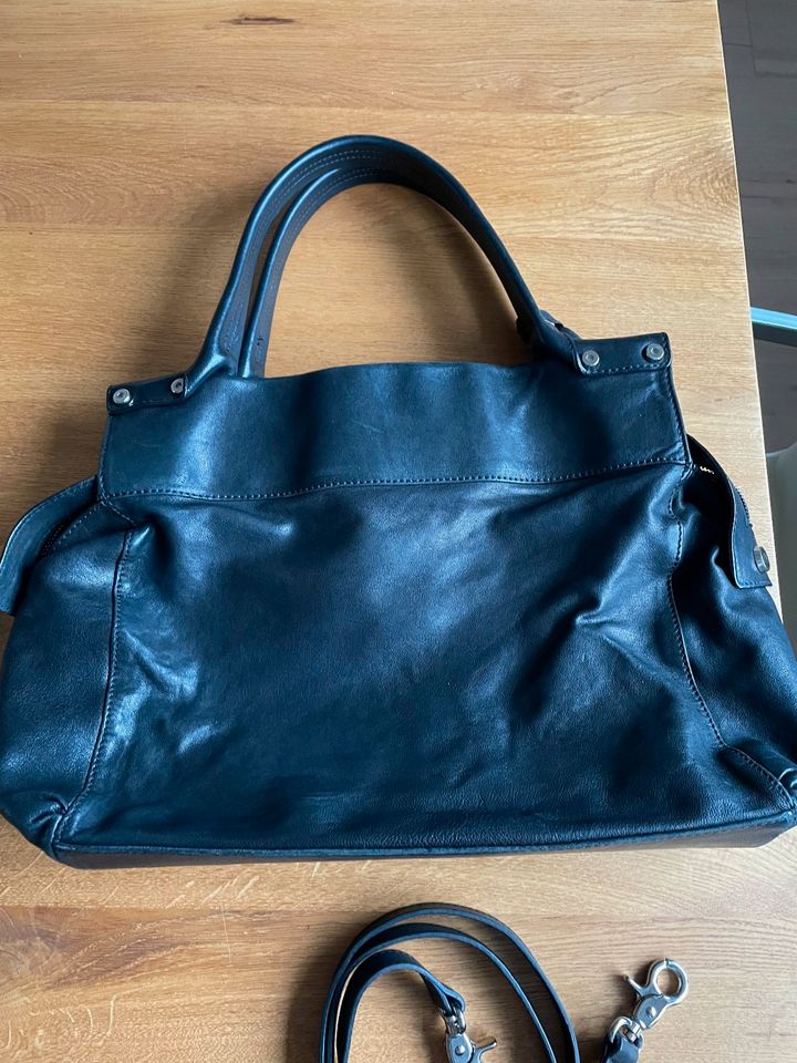 Große Handtasche von Coccinelle schwarz, Echtleder in Germering