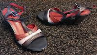 *NEU* Tamaris Plateau/Riemchen Sandalen - blau, rot, weiß - Gr.39 Bochum - Bochum-Ost Vorschau
