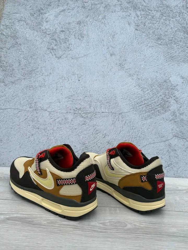 Nike Air Max 1 x Travis Scott im Baroque Brown Colourway (43) in Dresden