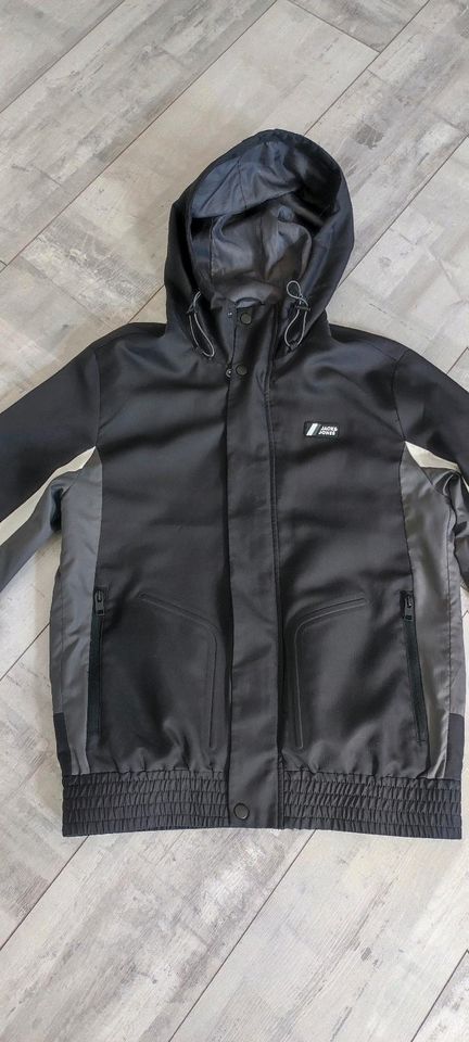 Jack&Jones Jacke Übergangsjacke Gr.M schwarz/weiß/grau wie neu in Peine