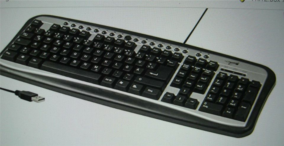 Multimedia Tastatur mit Sondertasten Messemodell in Stelle