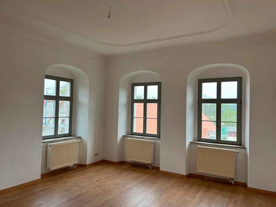 Große Wohnung im 1. Obergeschoss mit 2 Badezimmer in Leubsdorf
