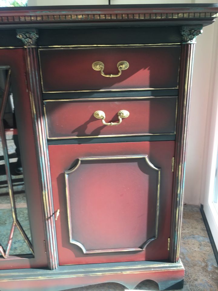 Sideboard  mit Vitrine in Hofheim am Taunus