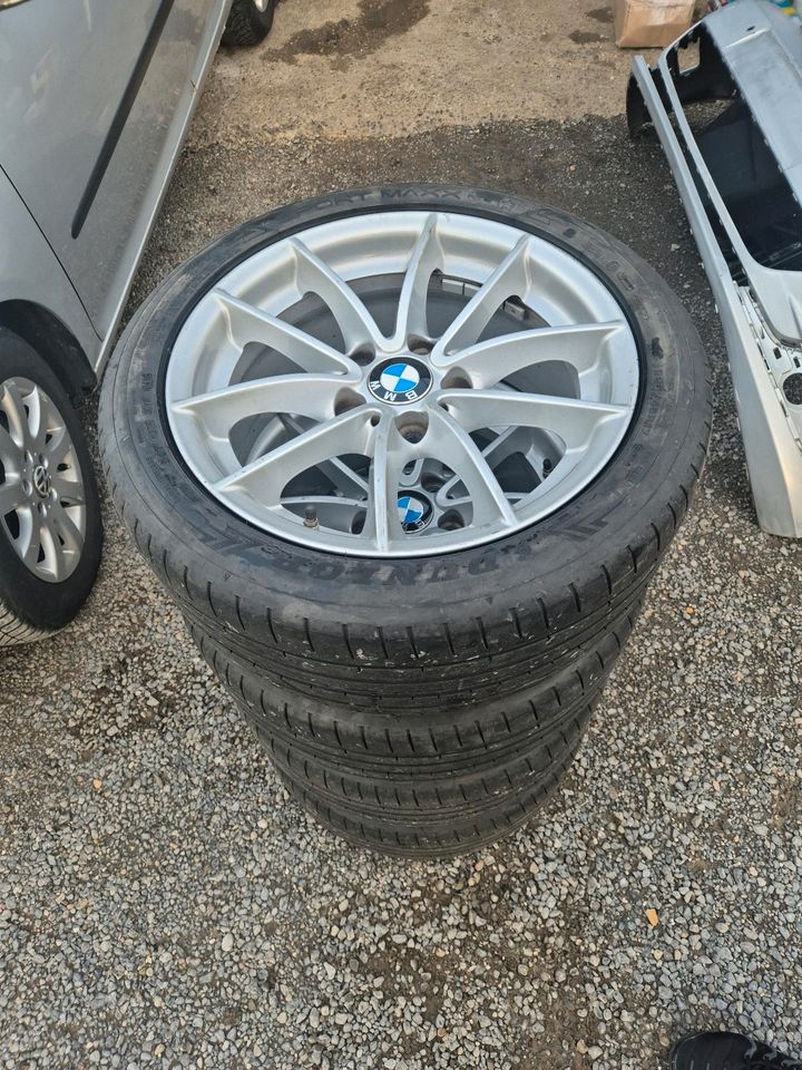 Bmw 1er Alufelgen 17 Zoll 225/45 in Aachen