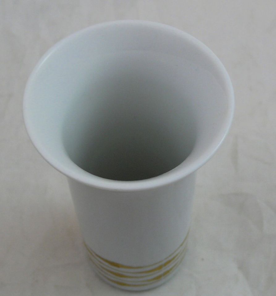 1 kleine Rosenthal Vase mit einer Höhe von 11,9 cm in Staufenberg