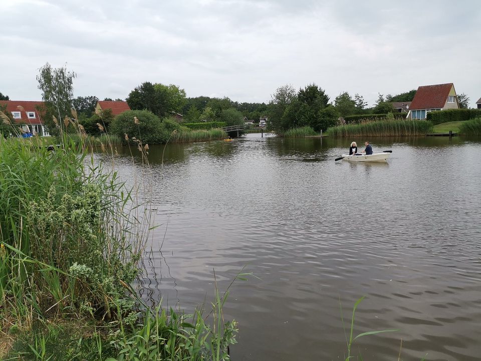 Holland Ferienhaus am See. Angeln, Boot, Radfahren, Hunde in Herne