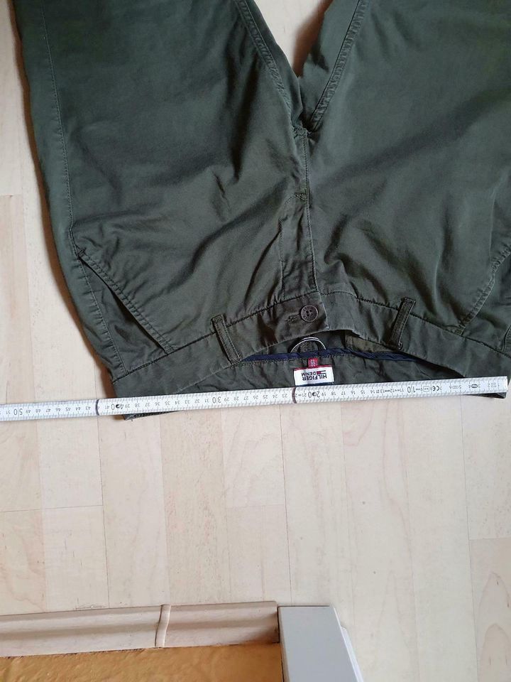 Tommy Hilfiger Chino Hose (TOP)  30/32 khaki in Stendal