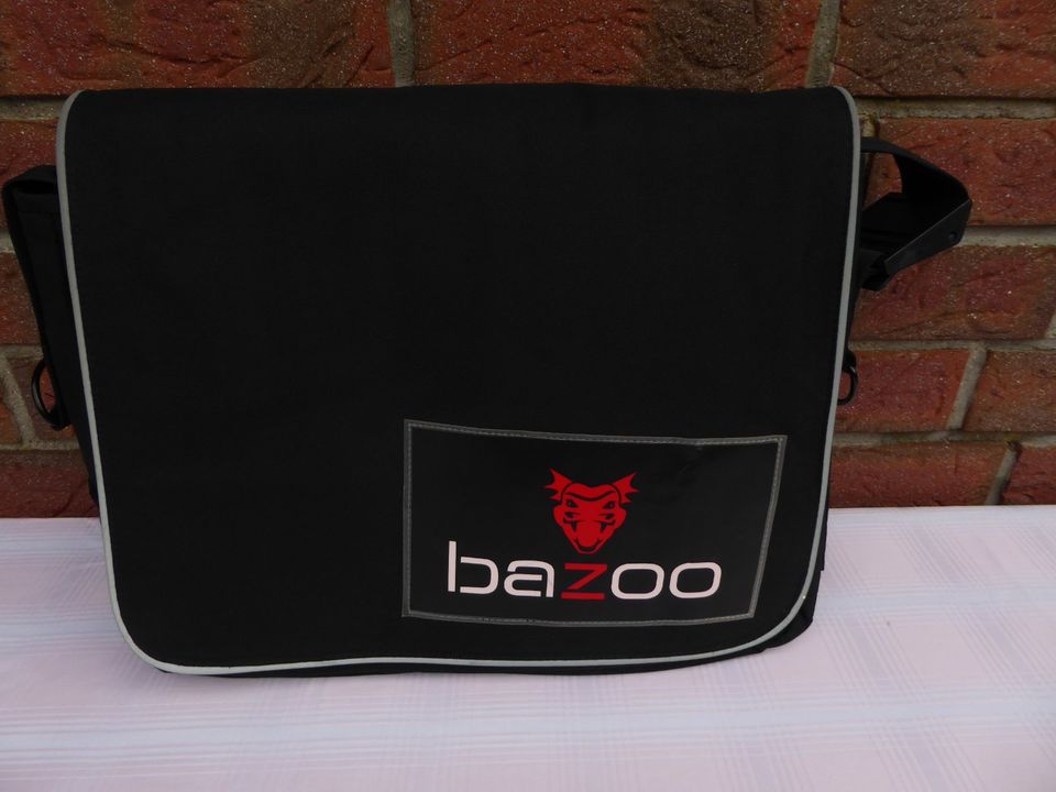 BAZOO Tasche für Notebook / Laptop schwarz gut gepolstert in Flintbek