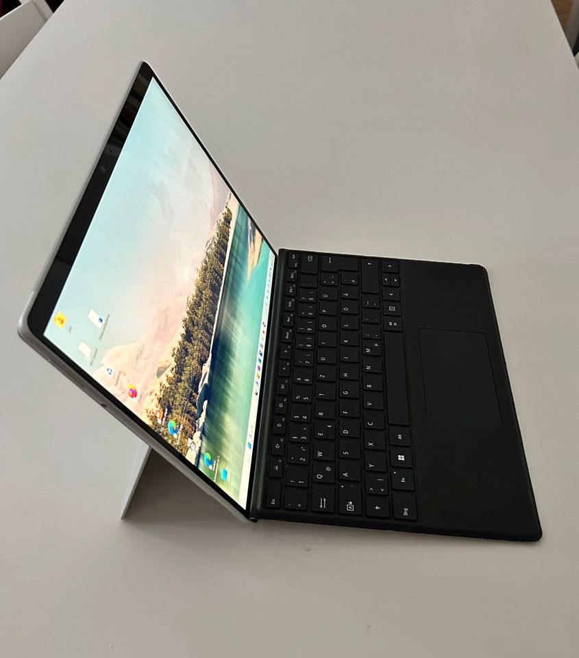 Microsoft Surface Pro 8 in Heidelberg