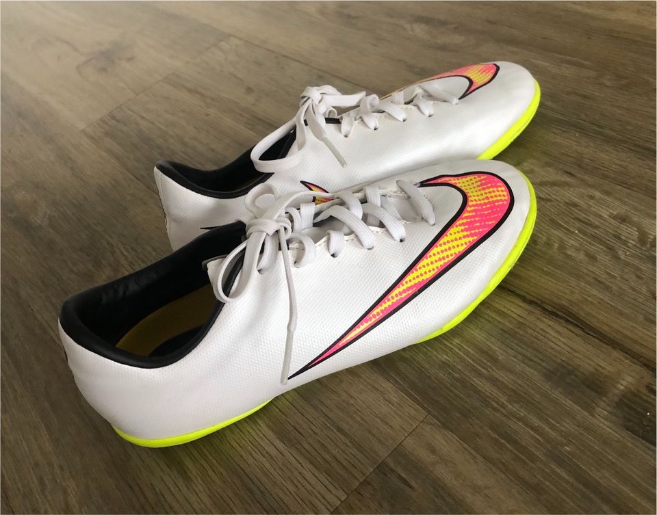 NIKE Mercurial Kinder Fußballschuhe Hallenschuhe Gr. 33 NEU! in Jever