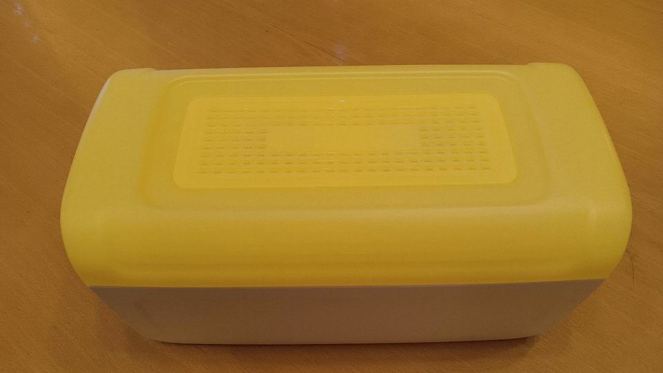 Tupperware Toast / Brotbehälter in Eußenheim