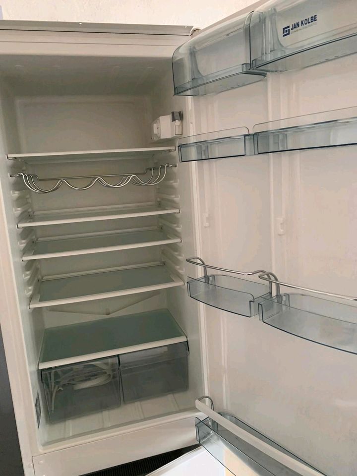Kühlschrank Gefrierschrank Kühlgefrierkombination in Vöhringen