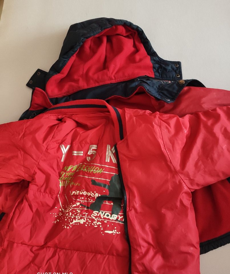 Kinder Winterjacke Gr. 134/140 für Jungen, aus Down in Oberhausen