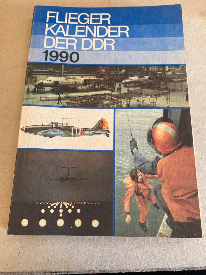 Fliegerkalender der DDR 1990 in Erfurt