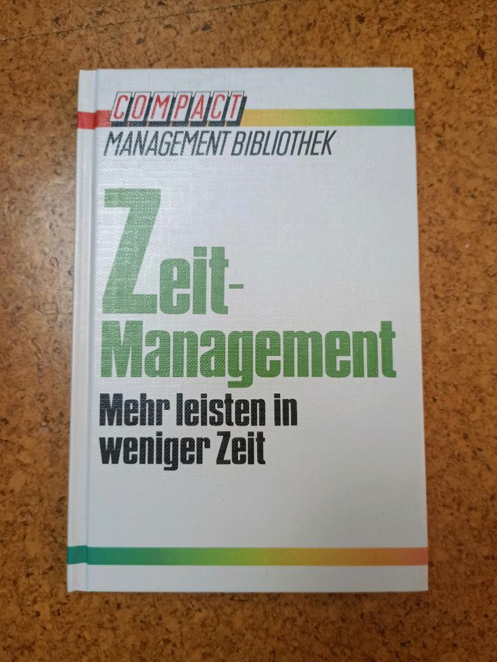 Zeit Management: Mehr leisten in weniger Zeit. Clemens Bossong. in Düsseldorf