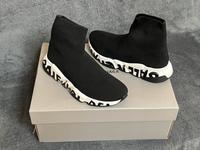 Balenciaga Speed Graffiti Turnschuhe Schwarz Weiß Größe 39 Hessen - Obertshausen Vorschau
