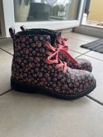 Kinder Schuhe mit rosa Totenköpfen Gr. 35 Hessen - Rodgau Vorschau