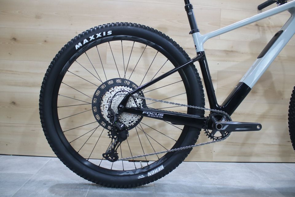 Hardtail Carbon Focus Raven 8.8 / Gr. S + M + L + XL  / NEU SALE in Hausen Oberfr.