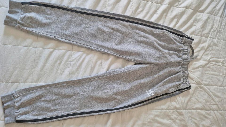 Adidas Jogging Hose, Größe 164 in München