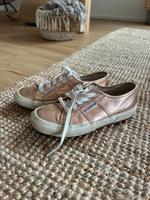 Superga Sneaker Roségold rosa pink schimmernd Freizeitschuhe Baden-Württemberg - Tettnang Vorschau