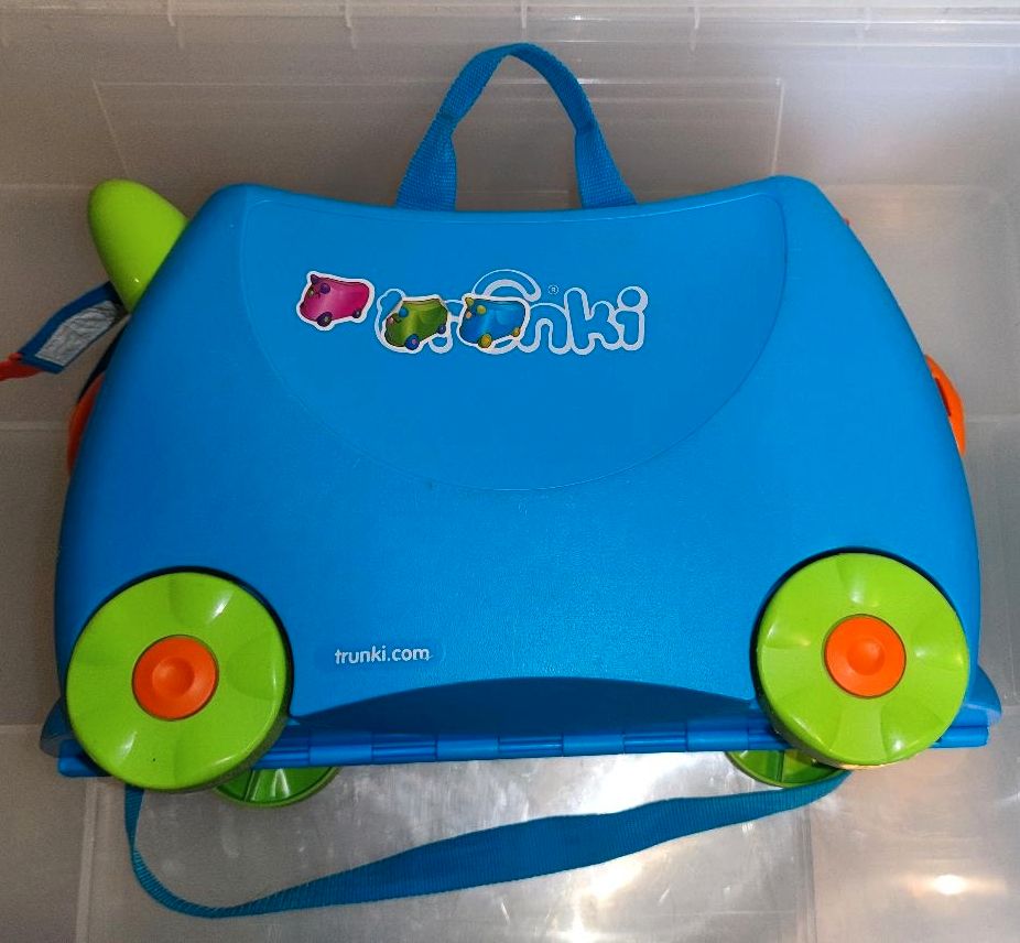 Kinderkoffer Trunki, Nackenkissen Kids, Lunchbag, viel  Zubehör in Hamburg