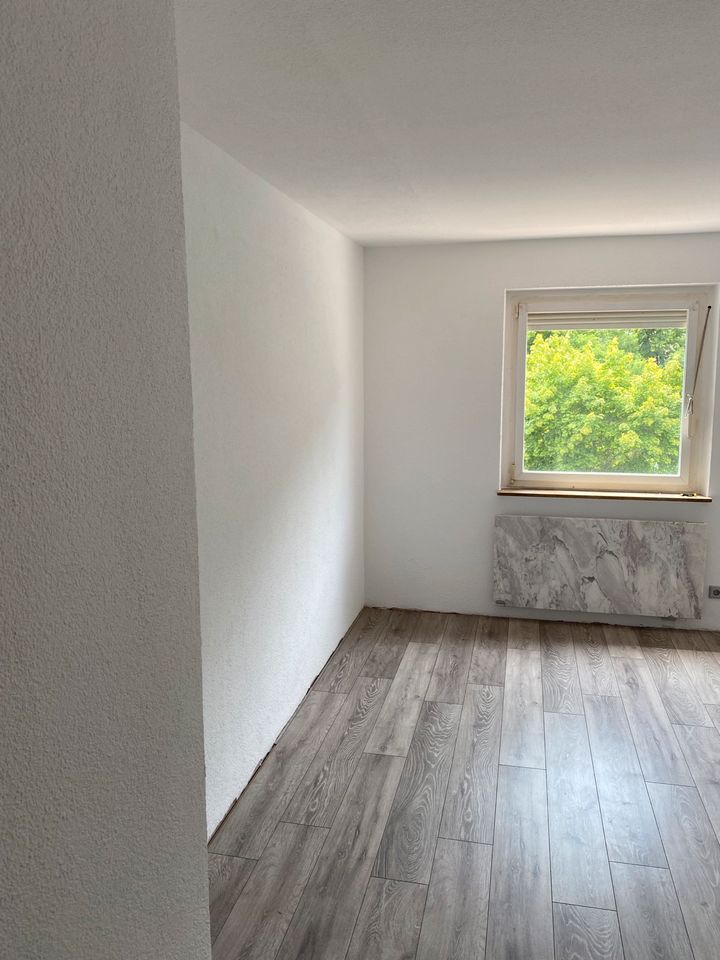 Schöne 3 Zimmer Eigentumswohnung mit Balkon und Garage in Schramberg