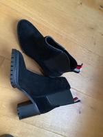 Tommy Hilfiger Wildleder Stiefeletten in schwarz / ungetragen Berlin - Biesdorf Vorschau