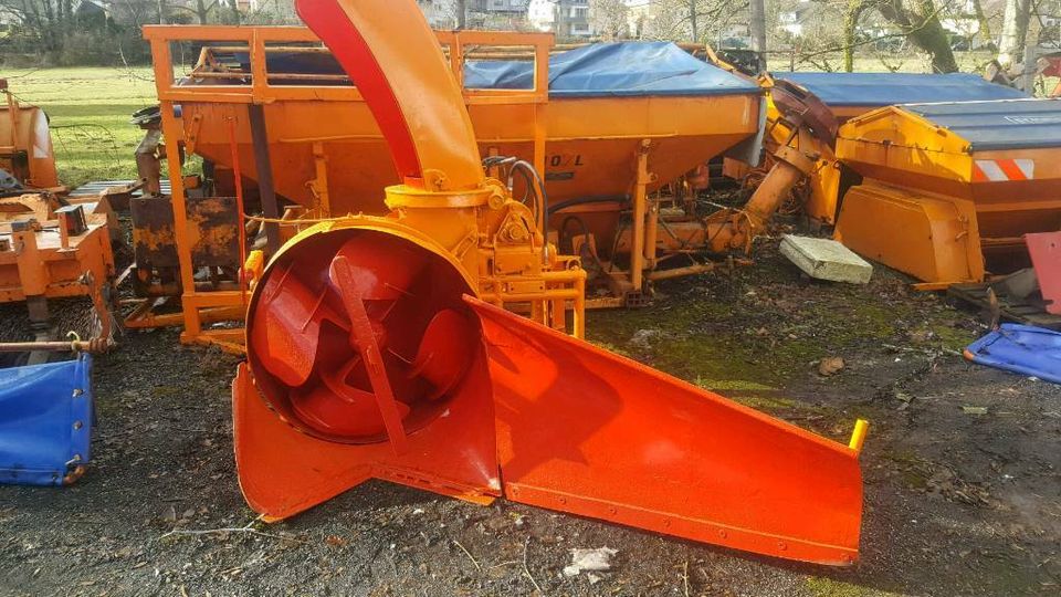 Schneepflug Schmidt Beilhack Winterdienst Schneeschild Unimog in Quirnbach Westerwald