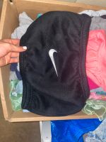 Nike bandeau top crop top sommer frauen mädchen Frankfurt am Main - Heddernheim Vorschau