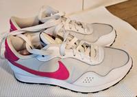 Süße neue Nike Sport/ Freizeit  Schuhe Bremen - Neustadt Vorschau