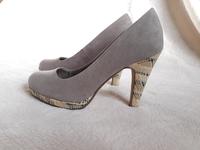 Marco Tozzi Pumps High Heels - 38 - beige *neu* Niedersachsen - Bevern Vorschau