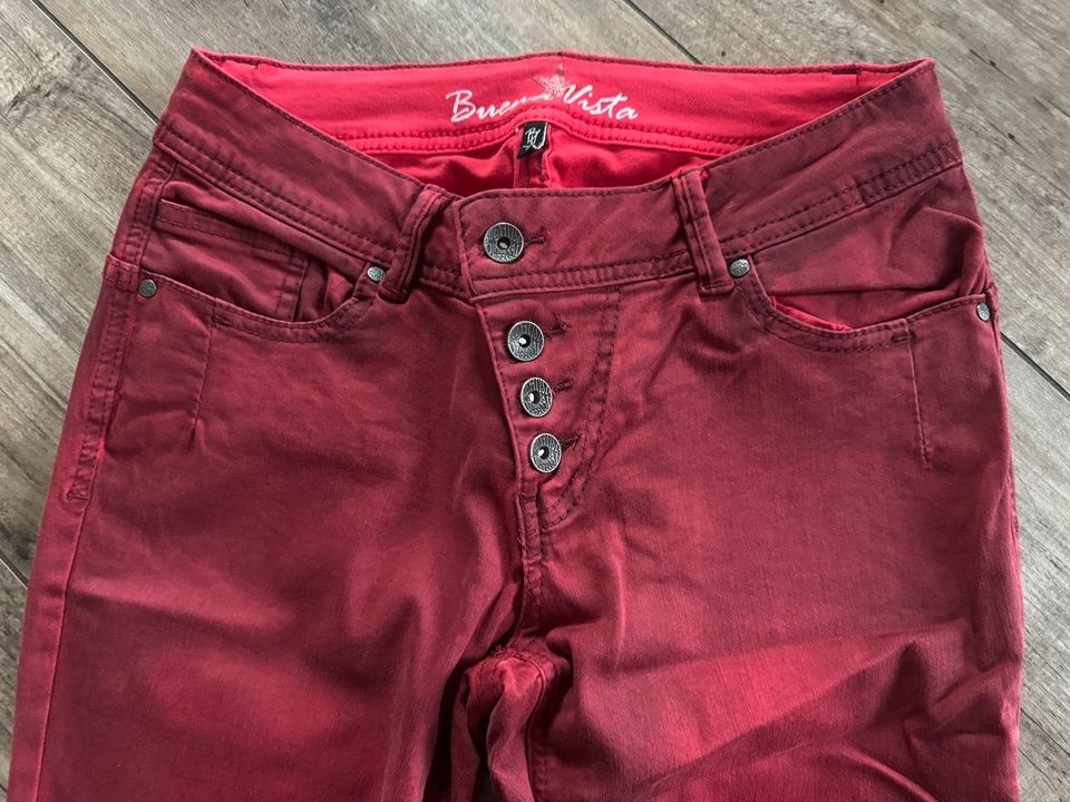 Buena Vista Jeans Hose Malibu Gr. S rot in Mülheim (Ruhr)