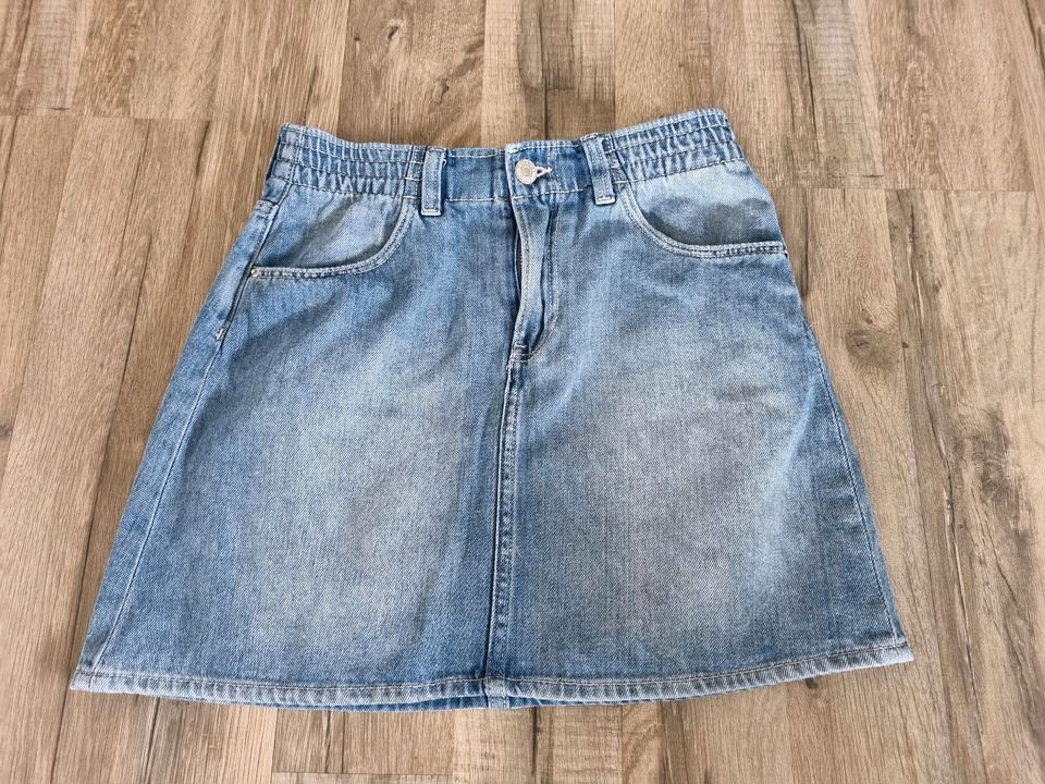 Mädchen  Jeansrock Größe 158 in Gunzenhausen