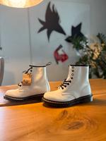 Dr. Martens – weiß – NEU mit Etikett – Größe 38 (EU) Bayern - Poing Vorschau